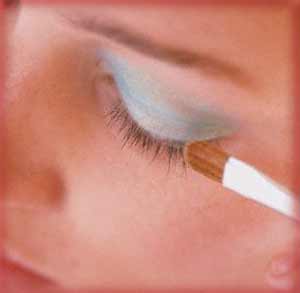 Eye make up tip